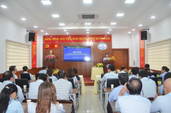 TẬP HUẤN ỨNG DỤNG CÔNG NGHỆ TRÍ TUỆ NHÂN TẠO (AI) CHO CÁN BỘ, NHÂN VIÊN, NGƯỜI LAO ĐỘNG TẠI CÔNG TY.